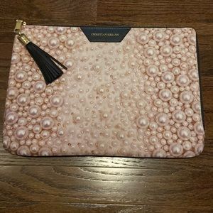 FREE W/ any purchase ❤️ 10x14 New condition Christian Sirlano lap top bag.